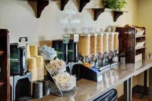 Lakeview Inns & Suites - Slave Lake Екстер'єр фото